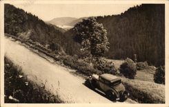 CPA Environs of the Mount Gilds the lake Chambon seen of the road of the Mount Gilds