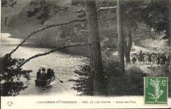 CPA the lake Pavin Enters the pines