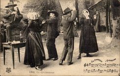 CPA Auvergne The bourree the crossing (folklore costume dances)