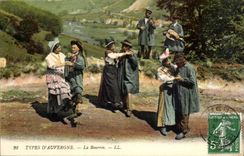 CPA Auvergne The bourree (folklore costume dances)