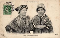 CPA Peasant Auvergne Auvergnate (folklore costume)