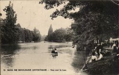Paris 16 - Le Bois de Boulogne - Vue sur le Lac CPA 