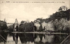 CPA Paris Park of the Chaumont Hillocks the footbridge the lake Belevedere