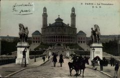Paris 16 - La Trocadero - CPA (tres animee gendarmes policier)