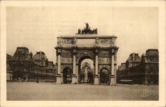 Paris - 1 - l'Arc de Triomphe du Carrousel et le Palais de Louvre CPA 