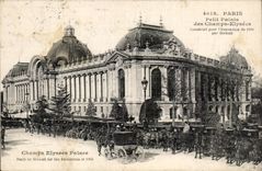 Paris CPA Small palace of the Champs Elysees (hackney carriages barouches)