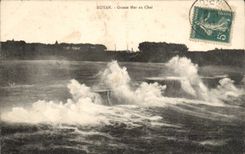 Royan CPA schweres Meer mit dem Weinlagerhaus