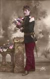 CPA Militaria Soldier Flowers