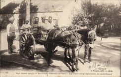 CPA Militaria Indian troops in Standard France of a regimental car of supply (ass donkey mule)