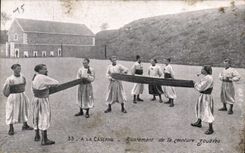 CPA Militaria With the barracks Adjustment of the belt zouaves