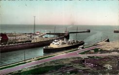 Dieppe - Entrance of Port CPA