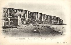 Treport - Anblick auf dem Kasino und der Klippe genommen vom Pier - CPA