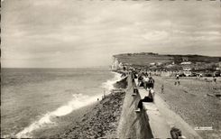 Pourville - the Beach and cliffs of upstream - CPA