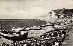 Etretat - Fishing Vessels and cliffs of downstream - CPA