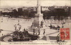 Bordeaux CPA Groups northern monument of Of Gironde and alleys of Tourny