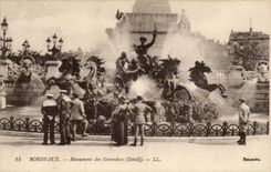 Bordeaux CPA Monument of Of Gironde (detail)