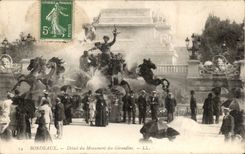 Bordeaux CPA Detail of the monument of the Of Gironde ones