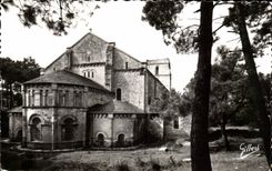 Soulac on Sea MODERN CARD Basilica of Our Lady of the End of the grounds