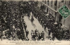 Toulon CPA Catastrophe of freedom on September 25th 1911 Funeral of the catastrophe Bishop of Frejus