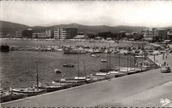 Lavandou MODERN CARD the port and hotels