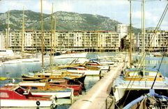 Toulon CPA Pleasure boats and Stalingrad quay