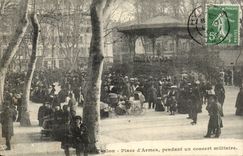 Toulon CPA Places of weapons during a military concert