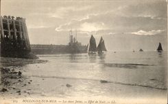 Boulogne on Sea - Two Piers - Effects Nut- CPA