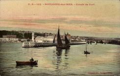 Boulogne on Sea - Entrance of the Port - boat - boat CPA