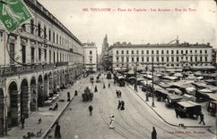 Toulouse - Place du Capitole - Les Arcades - Rue du Tour - Hotel Meuble des Arcades - CPA (marche)