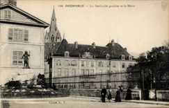 Grenoble - Gallic Sentinel and the Town hall - CPA