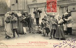 Through Standard Normandy CPA and old costumes a hammer (dance folklore costume)