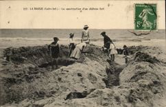 Baule - the Construction of a Castle Fort - the Beach - Children - CPA