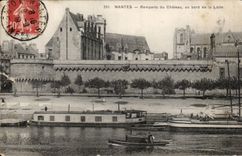 Nantes CPA Walls of the castle at the edge of the Loire