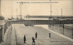 Saint Nazaire CPA the news Entering the bridge swing and before port