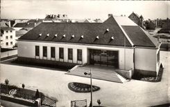 Nazaire saint MODERN CARD the Chamber of Commerce (Jacques Chaney and Jen Guay)