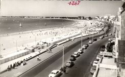 La Baule CPA the beach towards Pouliguen