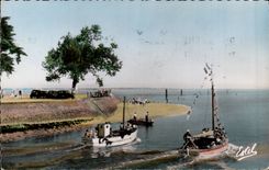 Pouliguen MODERN CARD the exit of the port