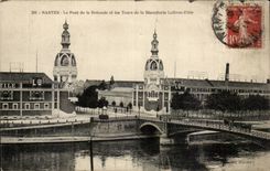 Nantes CPA the bridge of the rotunda and towers of the Useful Lefevre Cookie factory