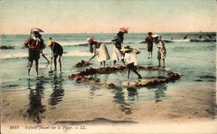 CPA Children exploiting the beach