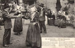 CPA Auvergne The bourree (folklore caps costume)