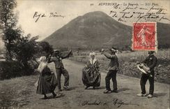 CPA Auvergne flock (folklore caps costume)