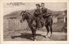 Types of peasant Auvergne CPA and peasant ghost of the fair (folklore costume horse horse)