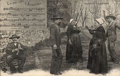 Auvergne CPA flock (folklore costume)