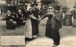 Auvergne CPA The bourree (dance folklore costume)
