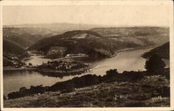 Auvergne Cantal CPA Valley of Truyere the abssin of SArrans the prequ' island of Laussac Old people's home of Deveze