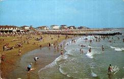 Capbreton MODERN CARD Overall picture of the beach at the bottom hotels