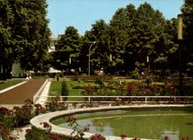 CPM Dax Les jardins fleuris sur le bord de l'Adour et le nouveau bassin