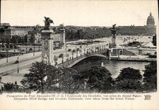Paris CPA View of the bridge Alexandre III and the esplanade of Invalides seen from of the Large Palate