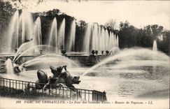 Park of Versailles CPA the day of large water Basin of Neptune