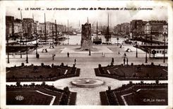 Le Havre CPA Overall picture of the gardens of the Gambetta place and place of the trade